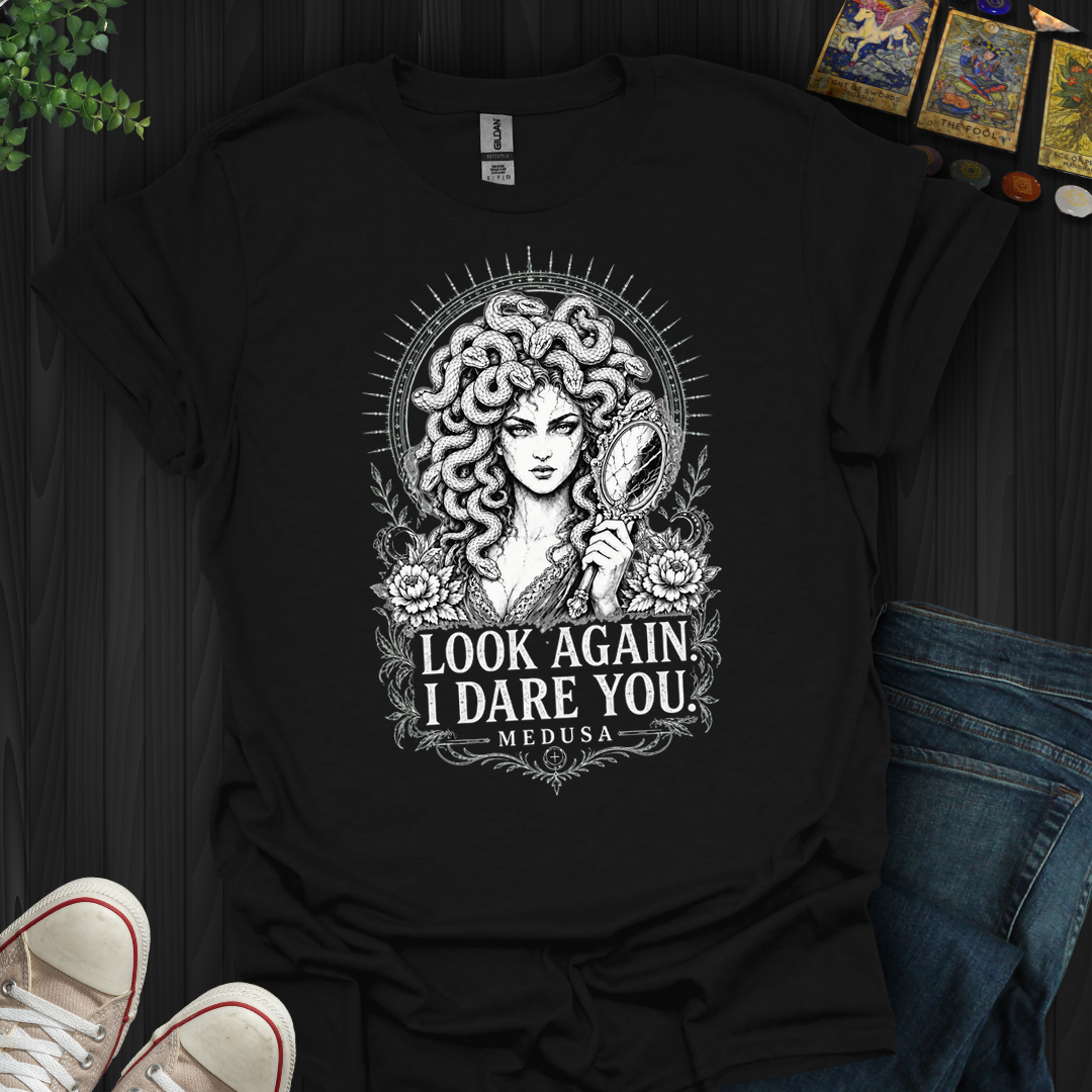 Look Again Medusa- T-Shirt